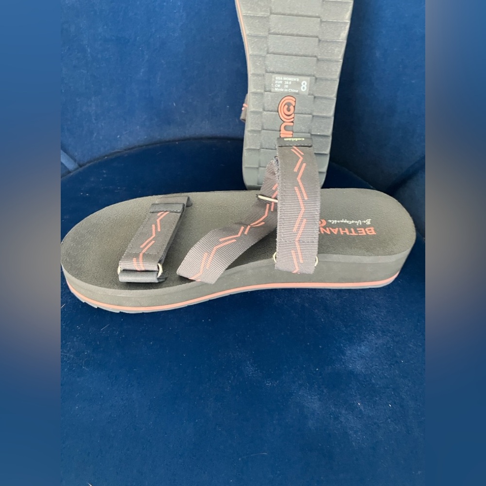 Cobian Women's Bethany Waimea Rise Sandal US 8 Gray and Pink Z- Strap Logo